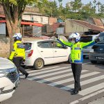 Polres Magetan Lakukan Rekayasa Lalu Lintas dan Siagakan Tim Drogba di Kawasan Wisata Sarangan