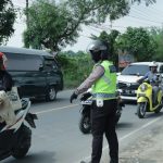Polres Bangkalan Terjunkan Tim Urai Lalulintas Antisipasi Kepadatan Akses Wisata Alam dan Kuliner