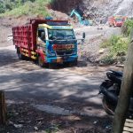jib…!! Penambangan Pasir diDuga Ilegal Kembali Beraktivitas Ditepi Jalan Raya.