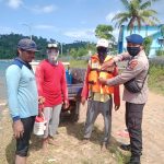 Kanit Satpolairud Pancer Bripka I Wayan Wedhana melaksanakan kegiatan sambang dan binluh