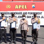 Aksi Heroik Bhabinkamtibmas Selamatkan Warga yang Hendak Bunuh Diri Berbuah Penghargaan