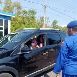 Aipda Haerul Umam Melaksanakan Giat Patroli Pintu Masuk Wisata Marina Boom