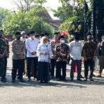 261 CJH Kloter 2 Di Berangkatkan Bupati Anna Mu’awanah.