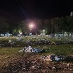 DLH Terjunkan Puluhan Petugas Untuk Bersihkan Alun – Alun, Pasca Bojonegoro Bersholawat