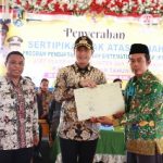 Sertifikat Aset Pemkab Tuban Dari Kepala ATR/BPN Tuban Diterima Mas Bupati
