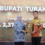 Kadis Kopumdag dan Kades Pakel Terima Penghargaan Bersamaan Diterimanya DIPA dan TKD 2023 Oleh Mas Bupati