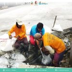 Agar Warga Nyaman, Pemkab Bojonegoro Bersihkan U-Ditch dan Trotoar secara Berkala