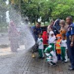 Dinas Pemadam Edukasi Siswa RA Mambaul Ulum, Kenalkan Penanganan Kebakaran Sejak Dini