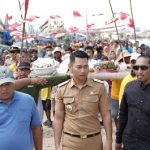 Mas Bupati Hadiri Sedekah Laut di Palang, Sempat Vakum 3 Tahun