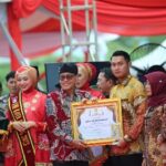 Mas Bupati Terima Penghargaan Dari Kementan RI Atas Pengembangan Pertanian di Kabupaten Tuban