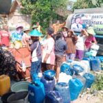 Kemarau Panjang, Pemkab Bojonegoro Droping Air Bersih di Daerah Kesulitan Air