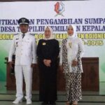 Bupati Bojonegoro Lantik Kades PAW Desa Begadon Gayam, Minta Kelola Keuangan Dengan Baik
