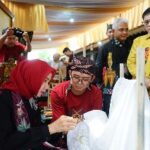 UMKM Bojonegoro Pamerkan Produk Unggulan di Anjungan Jawa Timur TMII, Ajak Pengunjung Membatik