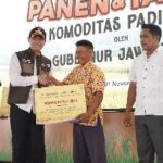 Gubernur Jatim Dorong Petani Terapkan Hulu Hilir Pertanian