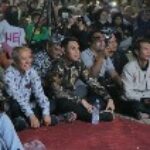 Hadiri Pesta Rakyat Jenu, Mas Bupati Puji Jenu Yang Sukses Gelar Pesta Rakyat Dan Kenalkan Becek Ndeso