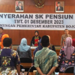 40 PNS di Lingkup Pemkab Bojonegoro Terima SK Pensiun