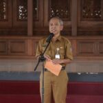 Sekda Serahkan Piagam K3 Ke 34 Perusahaan Di Tuban