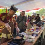 Seru dan Penuh Tantangan, Lomba Memasak Nasi Goreng ala Bapak-bapak di Pendopo Pemkab Bojonegoro