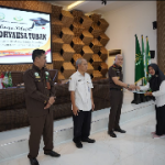 Kajari Tuban Dan Sekda Tuban Mewisuda 161 Warga Belajar PKBM Adhyaksa Tuban