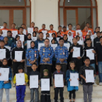 Pj Bupati Bojonegoro Berikan Bonus Kepada Pemuda Bojonegoro Yang Berprestasi