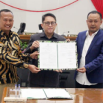 Pj Bupati Bojonegoro Tandatangani Penetapan Raperda RPJPD 2025 – 2045