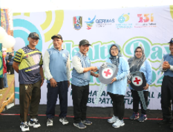 Peringati HKN Ke-60, Pemkab Tuban Serahkan Dua Ambulans Dan Beri Penghargaan Kepada Insan Kesehatan