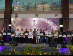Di Anugerah Wajib Pajak Terbaik Dan Desa Teraktif 2024 Kabupaten Bojonegoro Bertabur Penghargaan