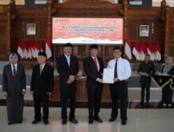 SERAHKAN SK PENGANGKATAN, HARAPAN BESAR MAS LINDRA UNTUK CPNS GEN Z