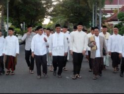 BUPATI DAN FORKOPIMDA TUBAN IKUTI SALAT IDULADHA DI MASJID AGUNG TUBAN