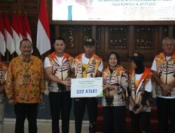 MAS BUPATI BERANGKATKAN KONTINGEN TUBAN BERLAGA DI PORPROV JATIM IX TAHUN 2025