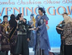 TUBAN JUARA FASHION SHOW BOJONEGORO WASTRA BATIK FESTIVAL 2025, ANGKAT TEMA BAHARI