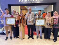 Pemkab Tuban Raih Penghargaan Badan Publik Informatif Dalam KI Jatim Awards 2025