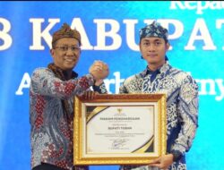 POSBANKUM JATIM 100 PERSEN TERBENTUK, MAS BUPATI LINDRA TERIMA PENGHARGAAN ATAS DUKUNGAN PERCEPATAN PEMBENTUKAN POSBANKUM DI DESA DAN KELURAHAN