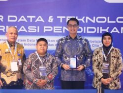 PEMKAB TUBAN DINOBATKAN SEBAGAI KABUPATEN TERBAIK DALAM PEMANFAATAN DATA PENDIDIKAN