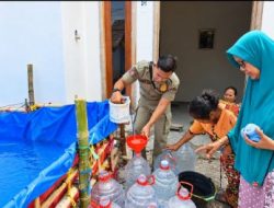 10.000 Liter Air Bersih Disalurkan untuk Warga Terdampak Kekeringan di Rengel